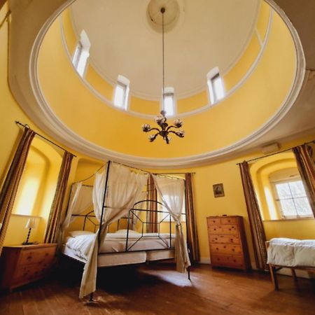 Вилла Le Petit Chateau De Blier Erezee Экстерьер фото