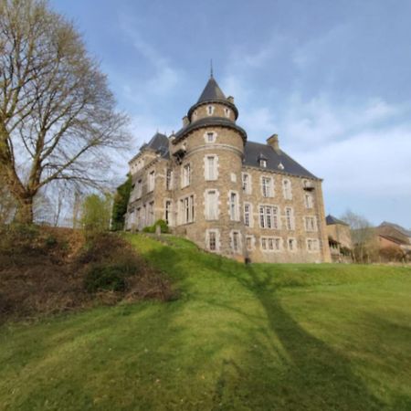 Вилла Le Petit Chateau De Blier Erezee Экстерьер фото